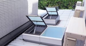 Giếng trời mái lật tự động Skylight Hi-Tech