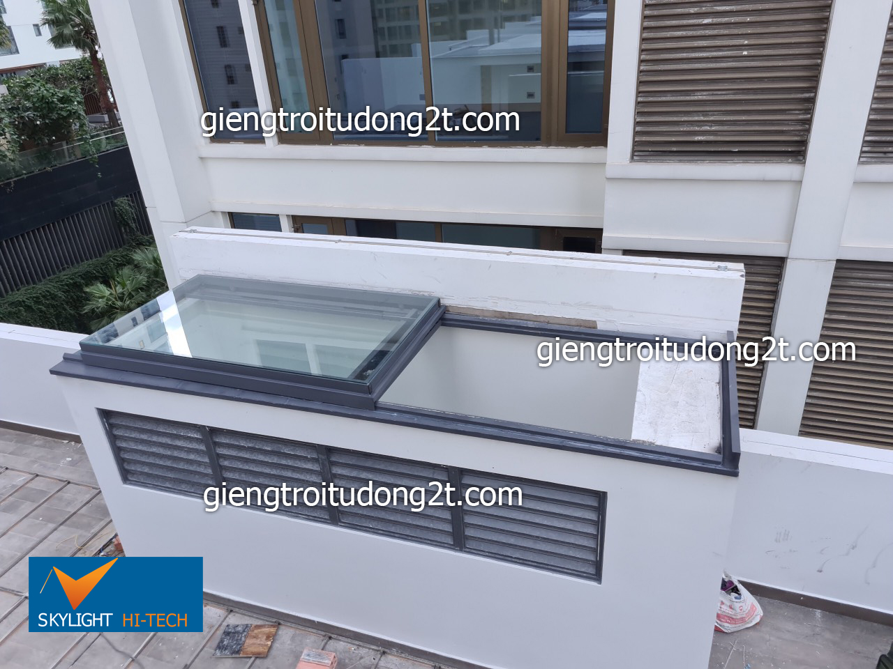giếng trời thông minh trượt ngang